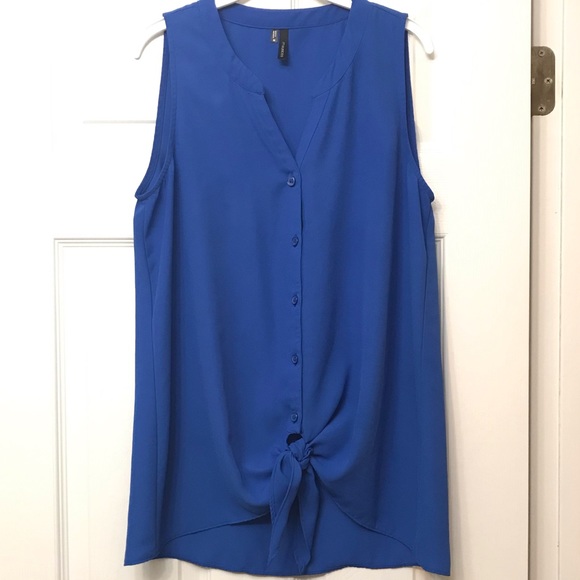 ✨Sleeveless blouse ✨ - Picture 2 of 4